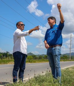 Victor Pichardo supervisa terrenos para helipuertos en Sureste del pais