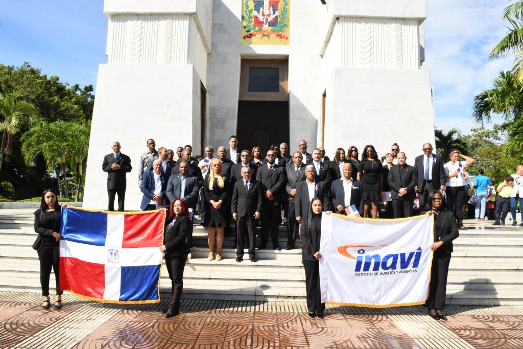 INAVI rinde homenaje a los Padres de la Patria