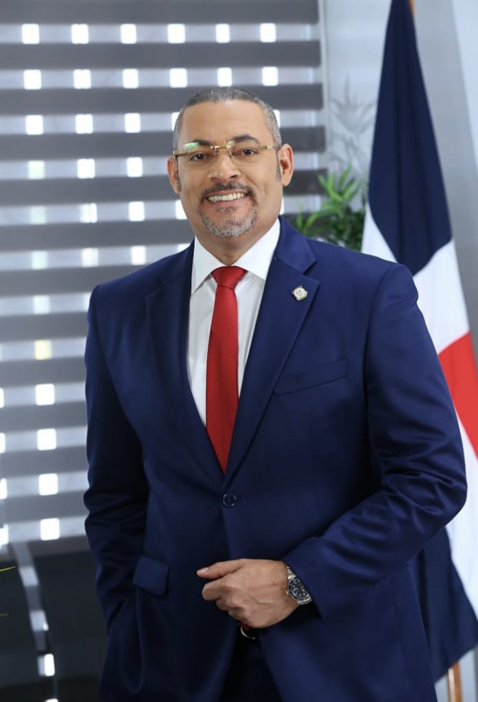 Senador por La Romana Eduard Espiritusanto somete 14 nuevas iniciativas legislativas