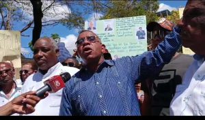 Choferes de Higüey Denuncian Irregularidades en el Transporte Público ante el Presidente Abinader